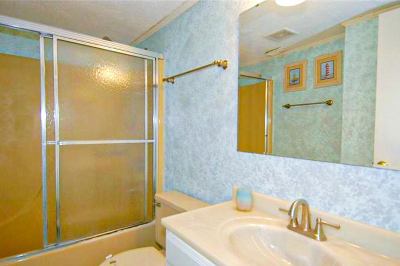 Thunder Island Condos II Ошен Сити Экстерьер фото